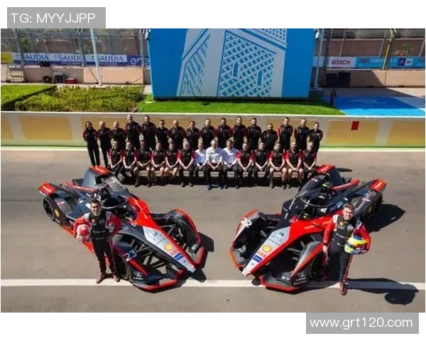 南京攀岩队在全国攀岩实力排行榜中荣获第四名展现出强劲实力与团队精神